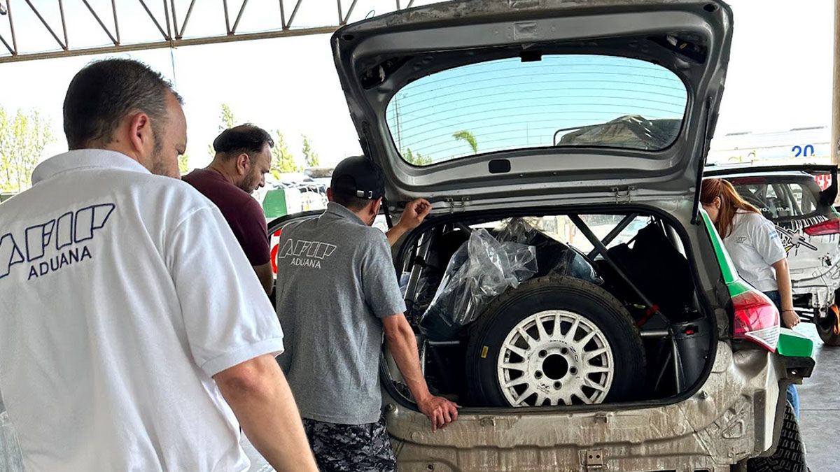 También encontraron repuestos que fueron declarados como usados, pero eran nuevos.
