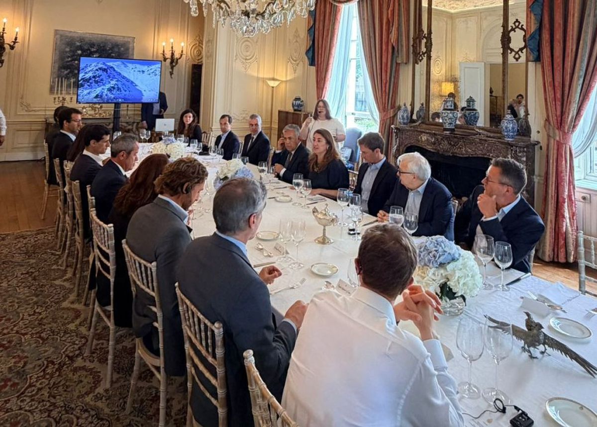 Una de las reuniones de la comitiva mendocina en Londres. Una de las reuniones de la comitiva mendocina en Londres.