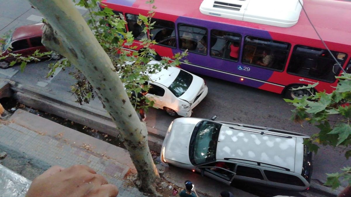 Así quedó el auto de Facundo Kako Martínez luego de ser baleado por la Policía Federal