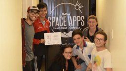 Jóvenes mendocinos ganaron un concurso de la NASA con un robot que limpia los océanos
