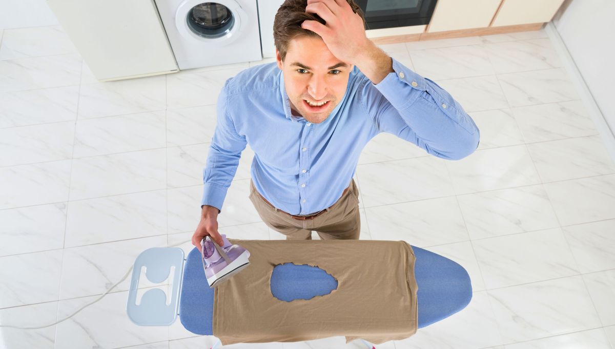 Existen muchos trucos y secretos para planchar prendad de ropa complicadas como cuellos y camisas Existen muchos trucos y secretos para planchar prendad de ropa complicadas como cuellos y camisas