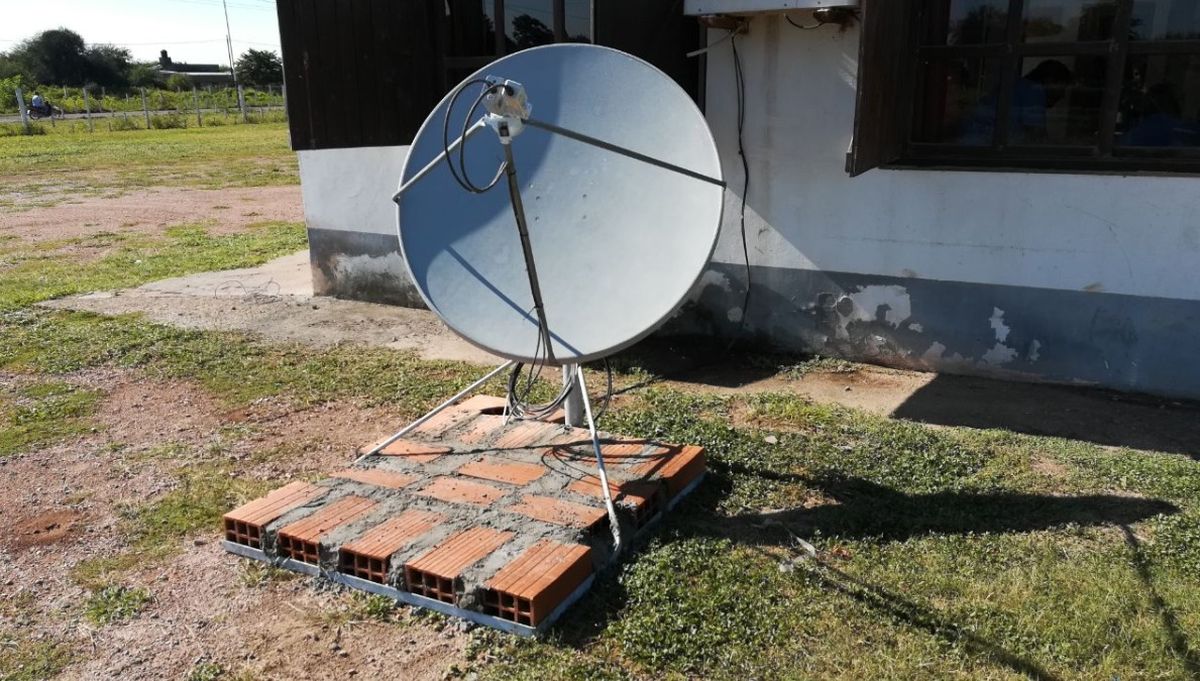 Una antena Vsat, para recibir televisión en zonas del país donde no llega el servicio tradicional.