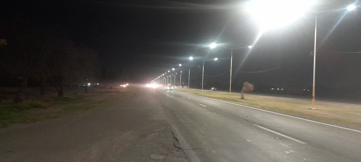 Volvió la luz en el Acceso Sur, desde Boedo hasta calle Juan José Paso en el departamento de Luján de Cuyo. Volvió la luz en el Acceso Sur, desde Boedo hasta calle Juan José Paso en el departamento de Luján de Cuyo.