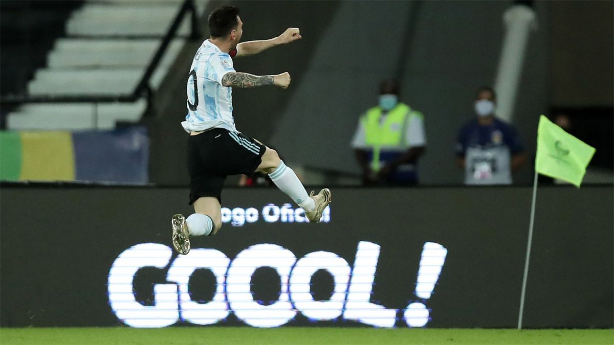 Messi y un hermoso poema de tiro libre