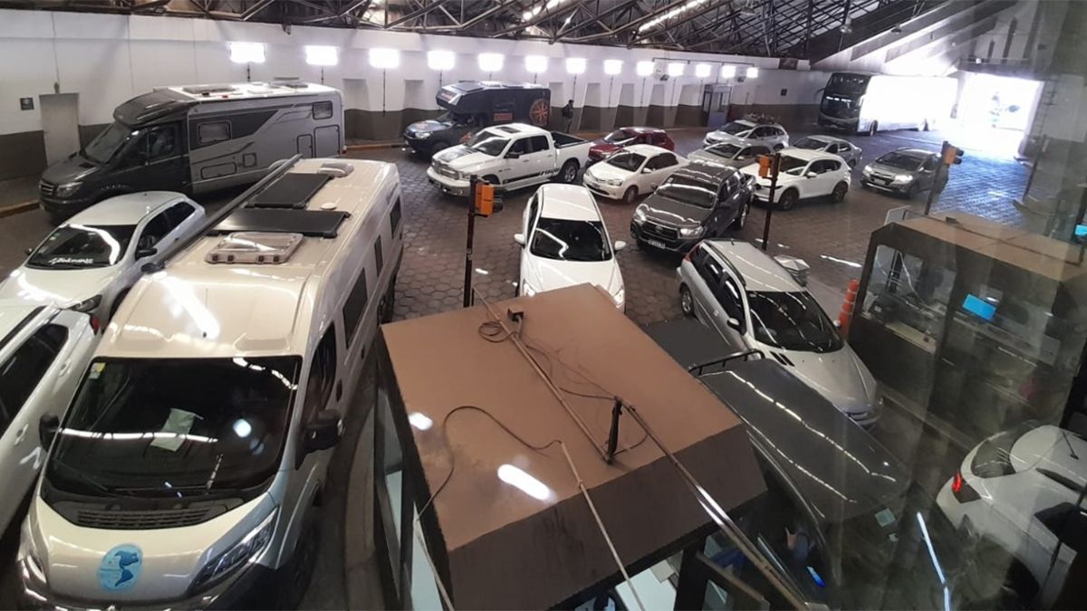 Algunos vehículos quedaron en Horcones, del lado argentino.