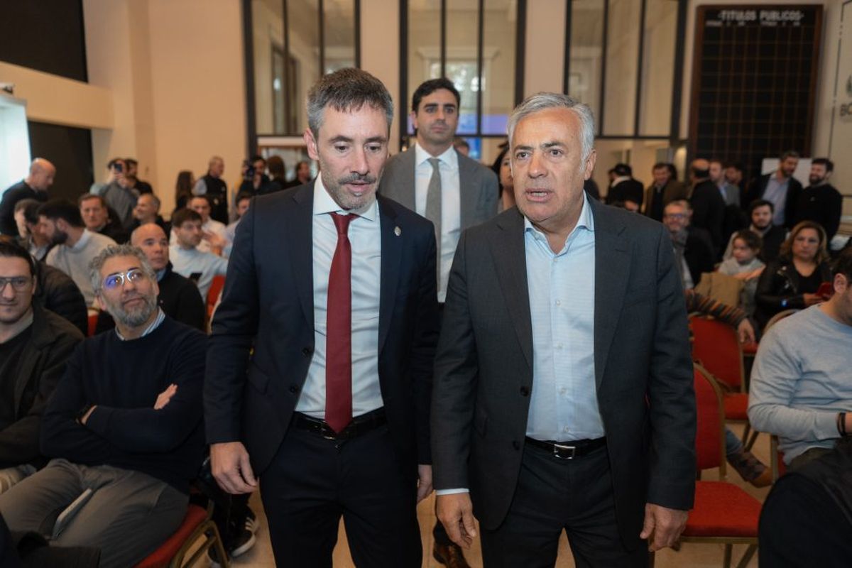 El secretario general del Consejo Federal de Inversiones (CFI), Ignacio Lamothe, y Alfredo Cornejo en la Bolsa de Comercio de Ciudad. El secretario general del Consejo Federal de Inversiones (CFI), Ignacio Lamothe, y Alfredo Cornejo en la Bolsa de Comercio de Ciudad.