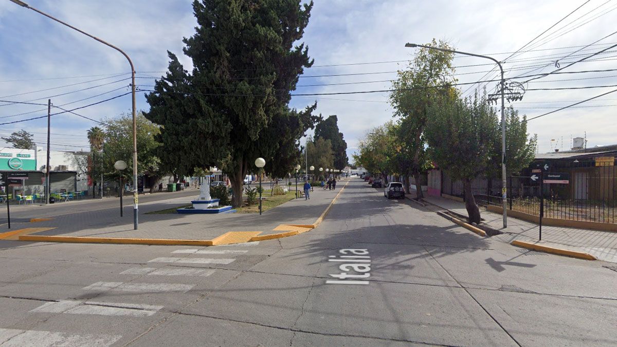 El policía fue detenido cuando circulaba en su Peugeot Partner por calle Italia y Garibaldi, de Palmira, y en la parte de atrás arrastraba a su perro. Imagen ilustrativa. El policía fue detenido cuando circulaba en su Peugeot Partner por calle Italia y Garibaldi, de Palmira, y en la parte de atrás arrastraba a su perro. Imagen ilustrativa.
