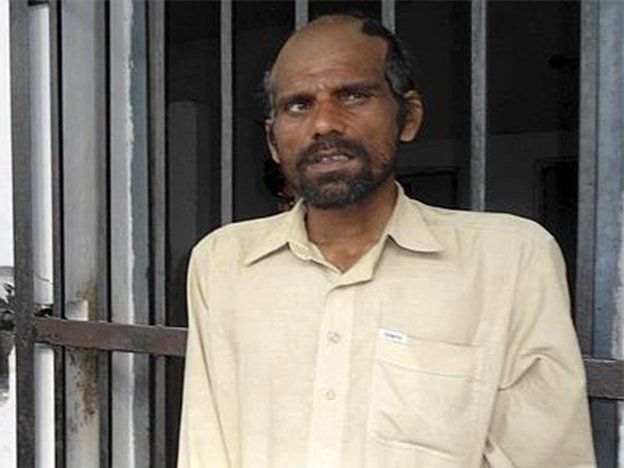 Detuvieron en Pakistán a un caníbal reincidente con la cabeza de un niño