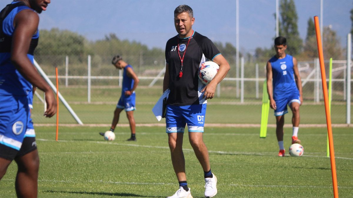 Diego Flores pretende comenzar la Liga Profesional con un triunfo ante Tigre.