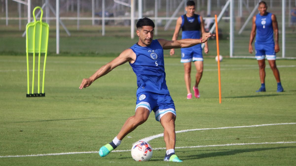 El volante central es el relojito que tiene Godoy Cruz en el mediocampo.