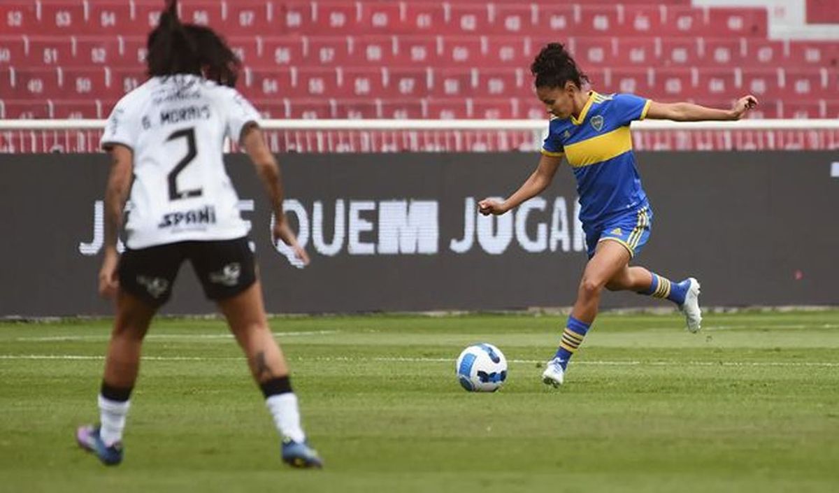 La mendocina Julieta Cruz es titular indiscutida en Boca, flamante finalista de la Copa Libertadores femenina 2022.