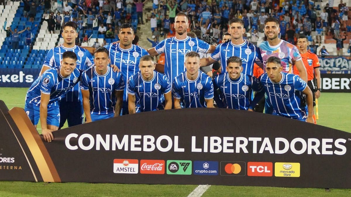 Godoy Cruz buscará la clasificación ante el Colo Colo, en Chile.