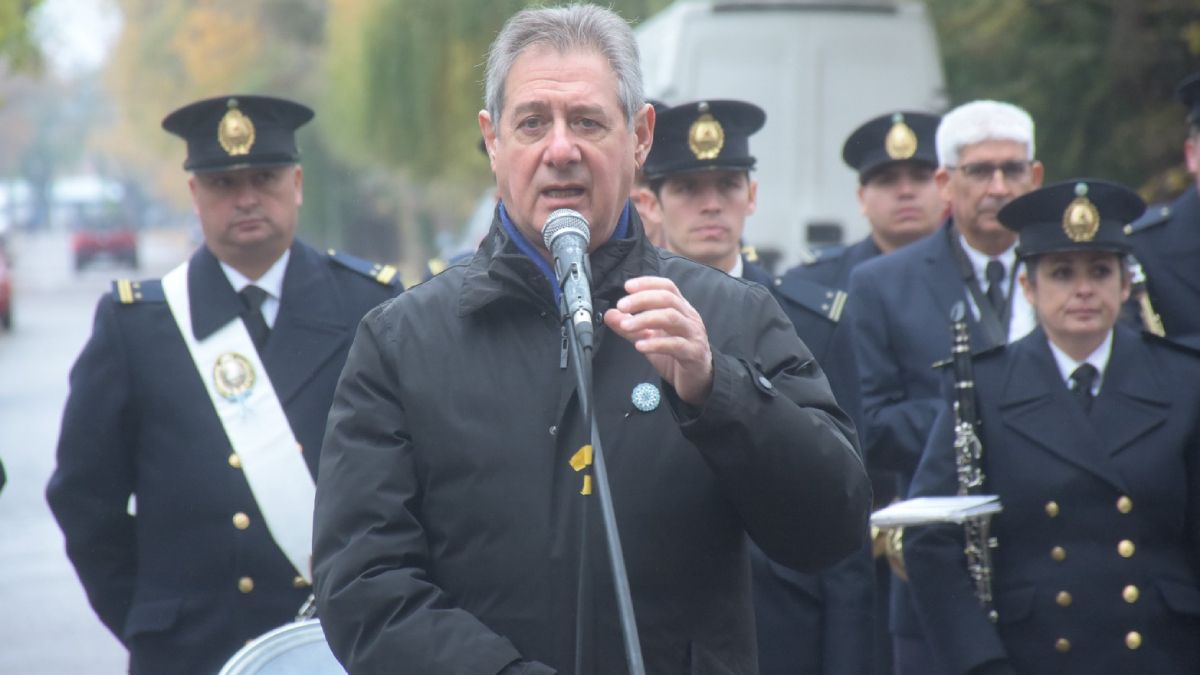 El intendente de San Rafael, Omar Félix, durante el acto del 25 de mayo.