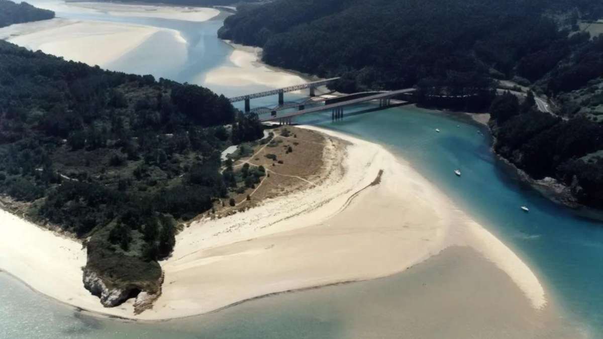 La playa más encantadora de Galicia que conquista a todo España.
