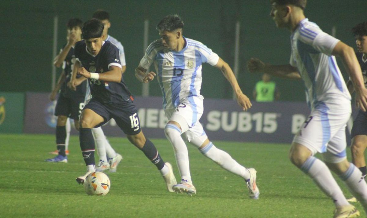 La Selección argentina Sub 15 cayó por penales en semifinales del Sudamericano. La Selección argentina Sub 15 cayó por penales en semifinales del Sudamericano.