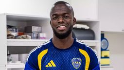 Enner Valencia firmó su contrato con Boca.