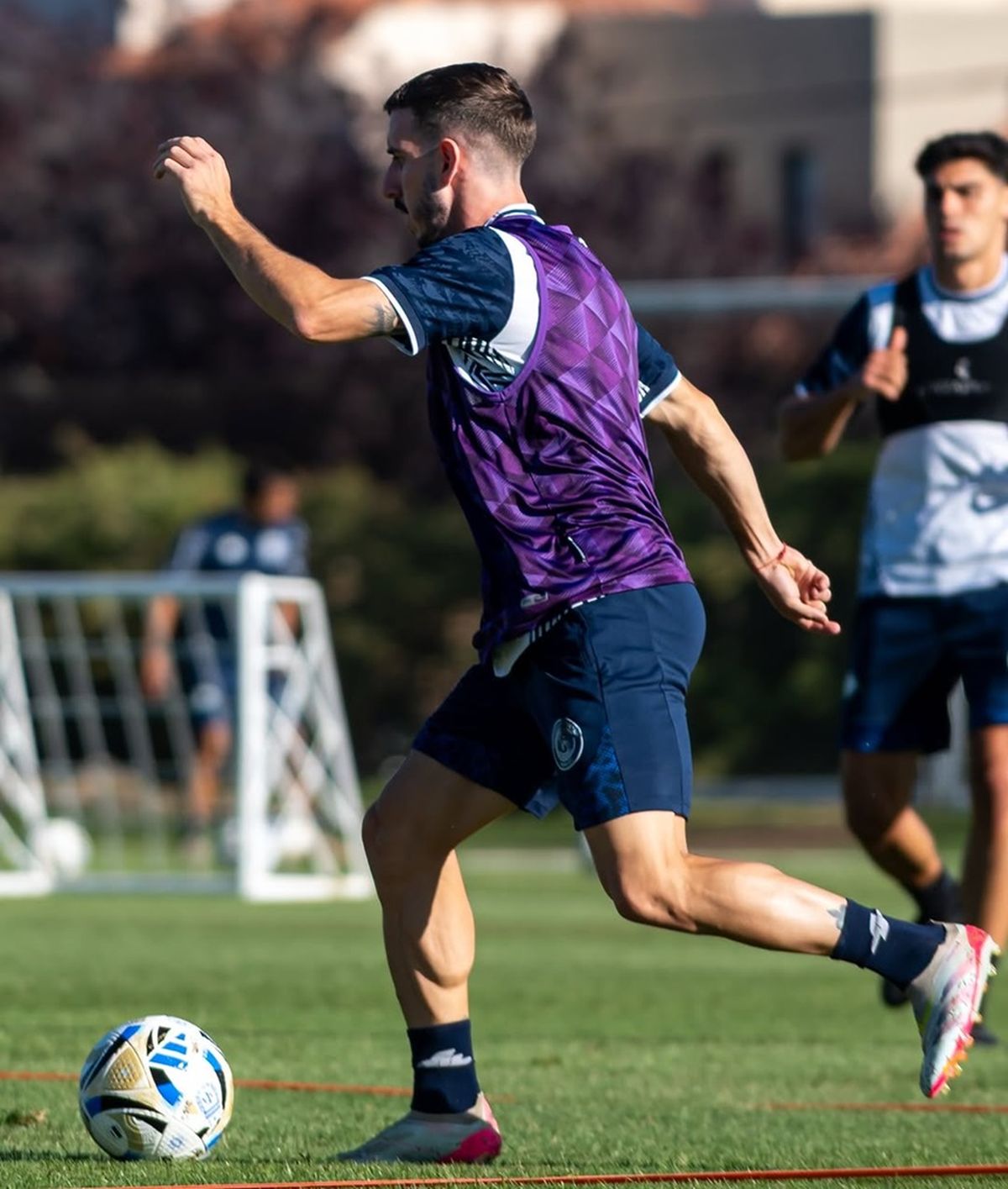 Diego Crego se sorprendi&oacute; con la competitividad y el compromiso del plantel de Primera de Independiente Rivadavia. Foto: Gentileza.