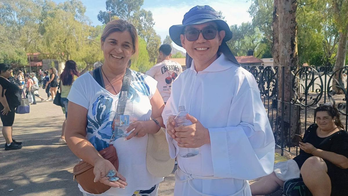 María Alejandra Ramos llegó desde General Acha, La Pampa. Aquí junto al misionero Hernán Bravo, chileno, de la comunidad de Córdoba. María Alejandra Ramos llegó desde General Acha, La Pampa. Aquí junto al misionero Hernán Bravo, chileno, de la comunidad de Córdoba.