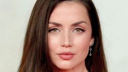 La actriz Ana de Armas interpreta a Iz en la película de Netflix.
