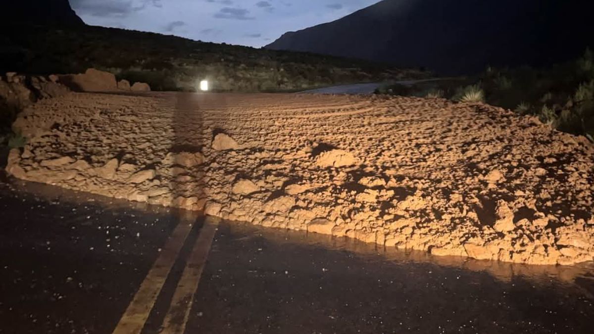 Alud interrumpe el tránsito en ruta 7.