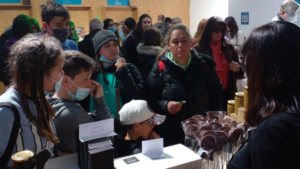 Pymes de Mendoza vinculadas al sector vitivinícola, olivícola, alimenticio, tecnológico y de servicios. participan de la exposición en La Rural que se extenderá hasta el 31 de julio.