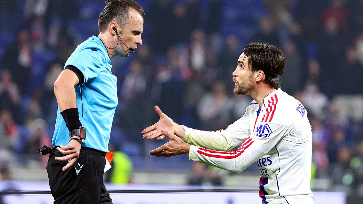 Atento Scaloni: Tagliafico dio un patadón y volvió a ver la roja en Lyon antes de sumarse a la Selección argentina
