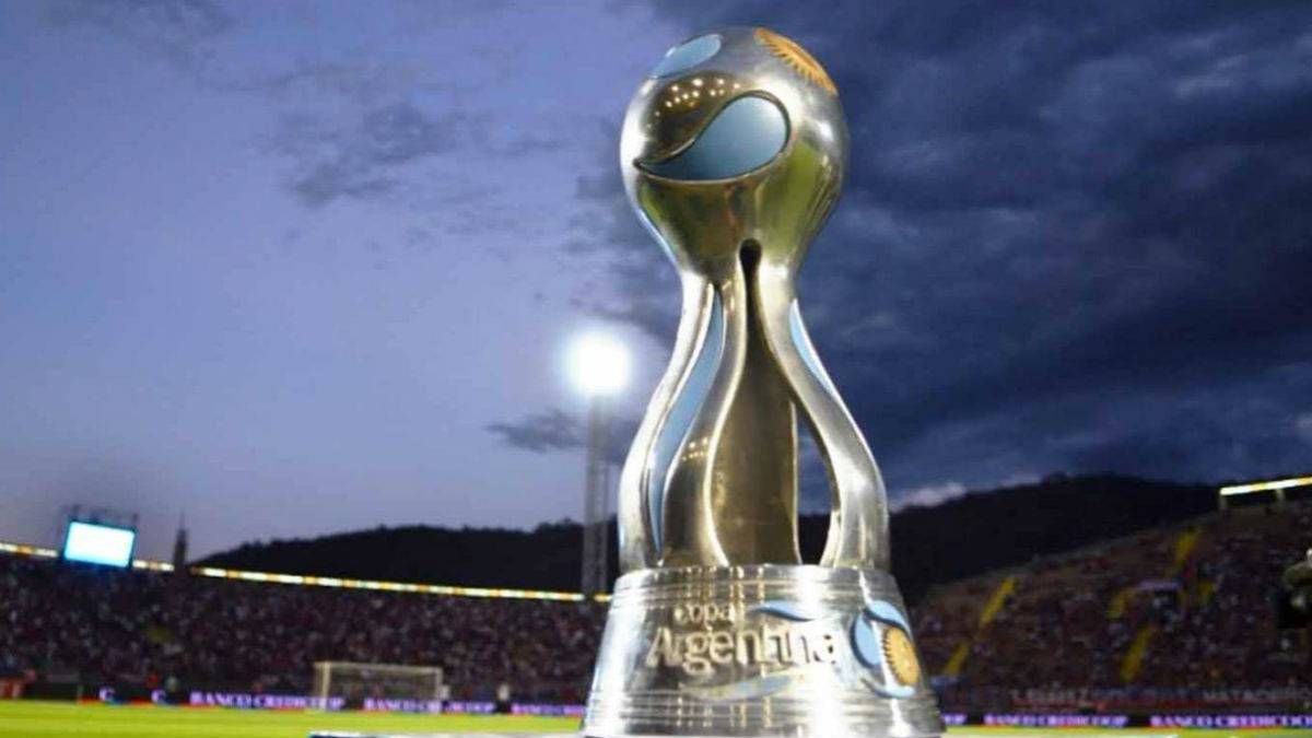 La Copa Argentina cumple diez a&ntilde;os y River supera a Boca en cantidad de t&iacute;tulos.