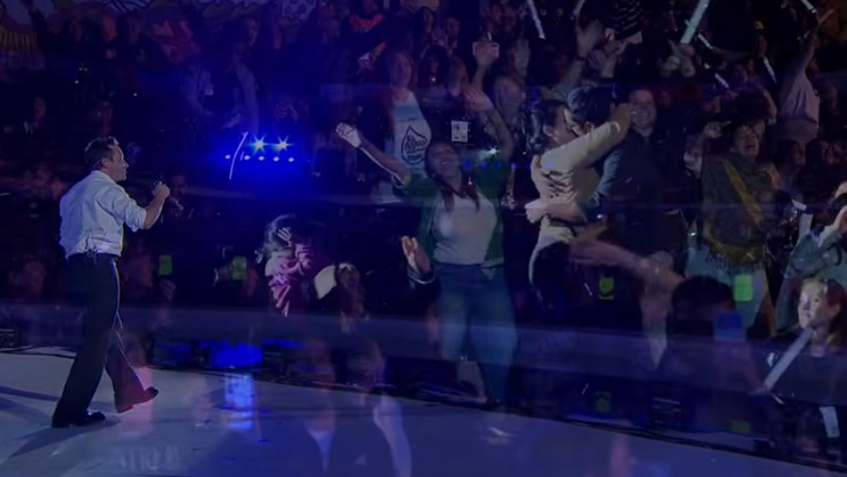 Luciano Pereyra canta para que Luciano Pereyra canta para que