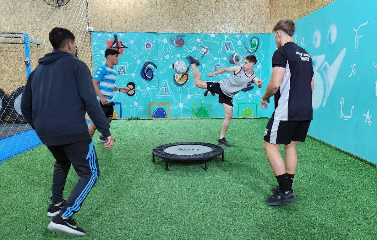 El centro cuenta con software para entrenar distintas habilidades del deportista. Sobre todo en los momentos de mayor estrés y cansancio al que se somete en sus desafíos profesionales. El centro cuenta con software para entrenar distintas habilidades del deportista. Sobre todo en los momentos de mayor estrés y cansancio al que se somete en sus desafíos profesionales.