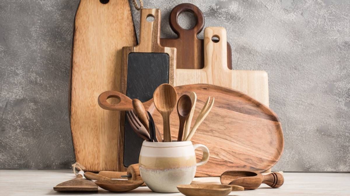 Prueba con este truco casero de limpieza que te ayudará a dejar impecables los utensilios de madera en solo dos pasos. Prueba con este truco casero de limpieza que te ayudará a dejar impecables los utensilios de madera en solo dos pasos.