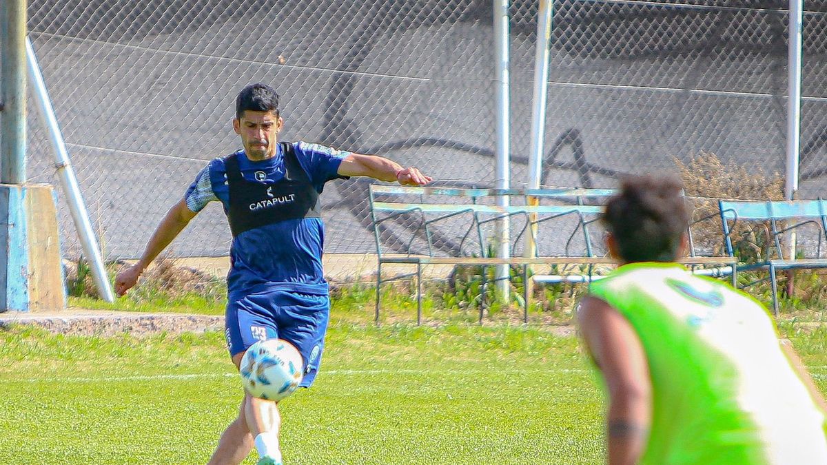 Luciano Abecasis es una de las bajas de Indendiente Rivadavia por lesión. 