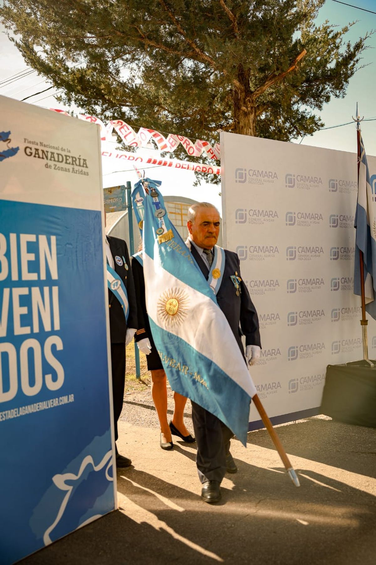 Ingreso de la Bandera a la Fiesta Nacional de la Ganadería. Ingreso de la Bandera a la Fiesta Nacional de la Ganadería.