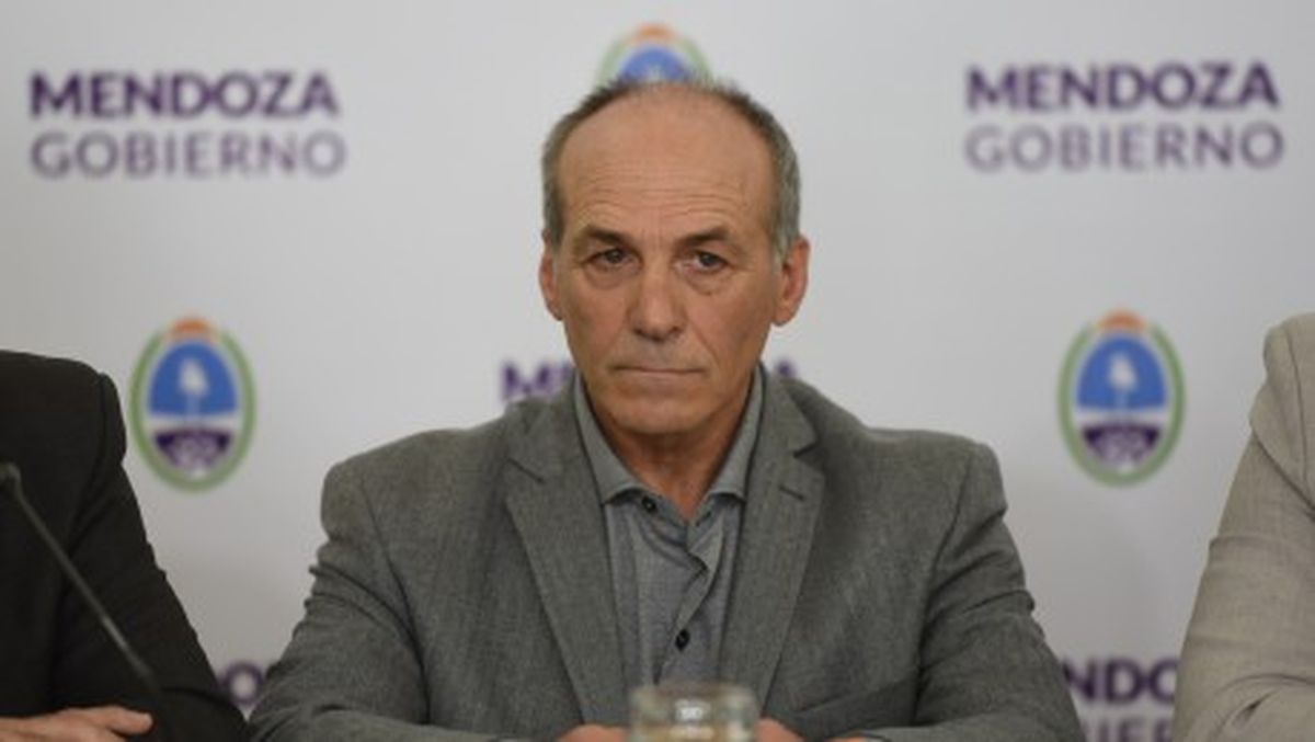 El titular de Defensa Civil, Daniel Burrieza le baj&oacute; el tono al conflicto con los bomberos voluntarios y adelant&oacute; que organiz&oacute; para este martes una reuni&oacute;n en la zona Este.