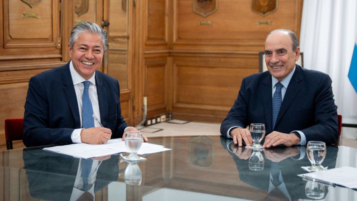 El gobernador de Neuquén, Rolando Figueroa, y el jefe de Gabinete, Guillermo Francos.