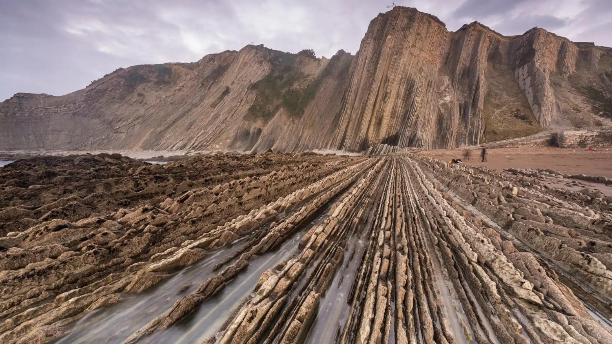 Zumaia es el pueblo más alucinante del País Vasco. Zumaia es el pueblo más alucinante del País Vasco.