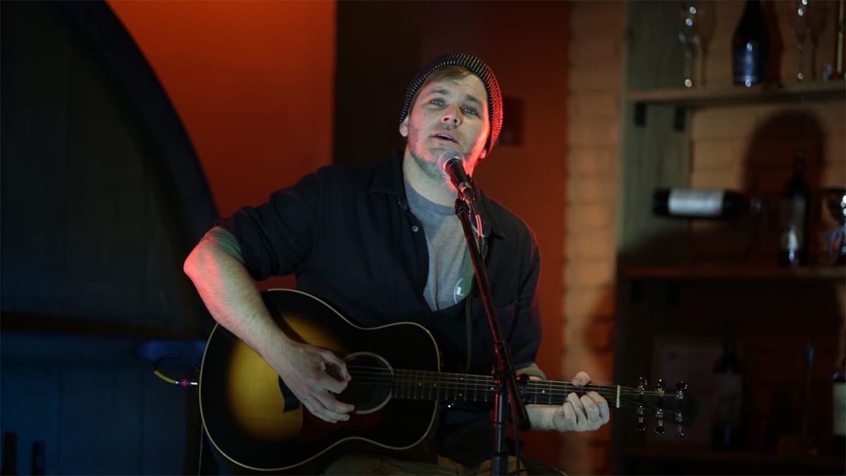 Con un espectáculo de Benjamín Amadeo, la semana de las radios tuvo su puntapié inicial con el festejo de la primavera y el cumpleaños de Radio Nihuil.