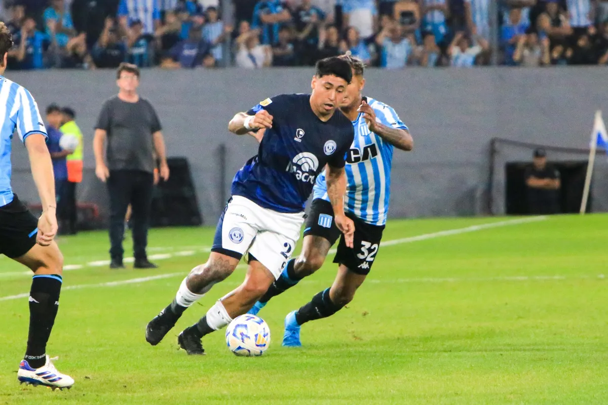 Independiente Rivadavia hizo un buen partido pero perdió ante Racing.