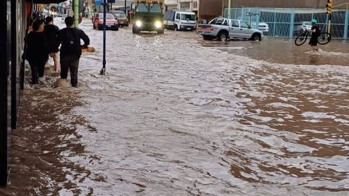 La calle Chiclana, donde vive el docente mendocino Martín Aveiro, en Bahía Blanca. La foto es de este viernes. La calle Chiclana, donde vive el docente mendocino Martín Aveiro, en Bahía Blanca. La foto es de este viernes.
