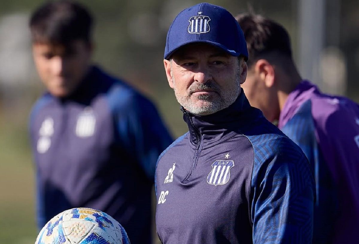 El DT dio un paso al costado a días del debut.