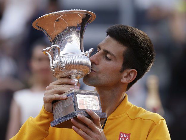 ¡Nadie puede frenarlo! Djokovic barrió a Federer y festejó en Roma