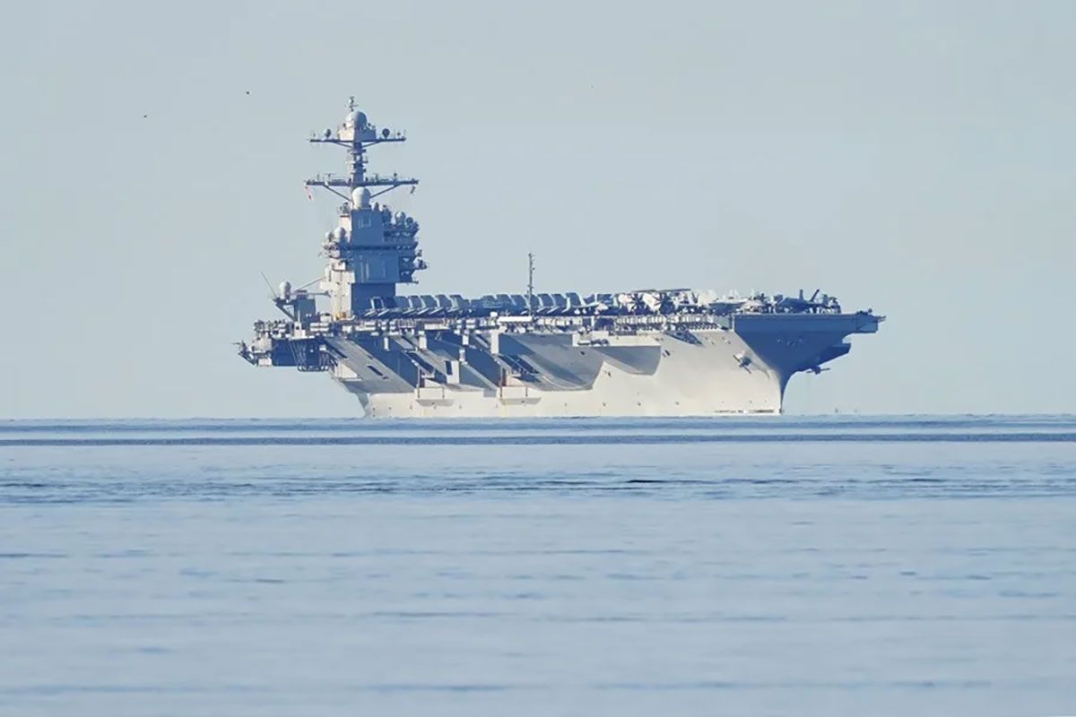 El portaaviones USS Gerald Ford, el más grande de Estados Unidos, que llegó a aguas del Caribe. Crédito: EFE/EPA/ Terje Pedersen.