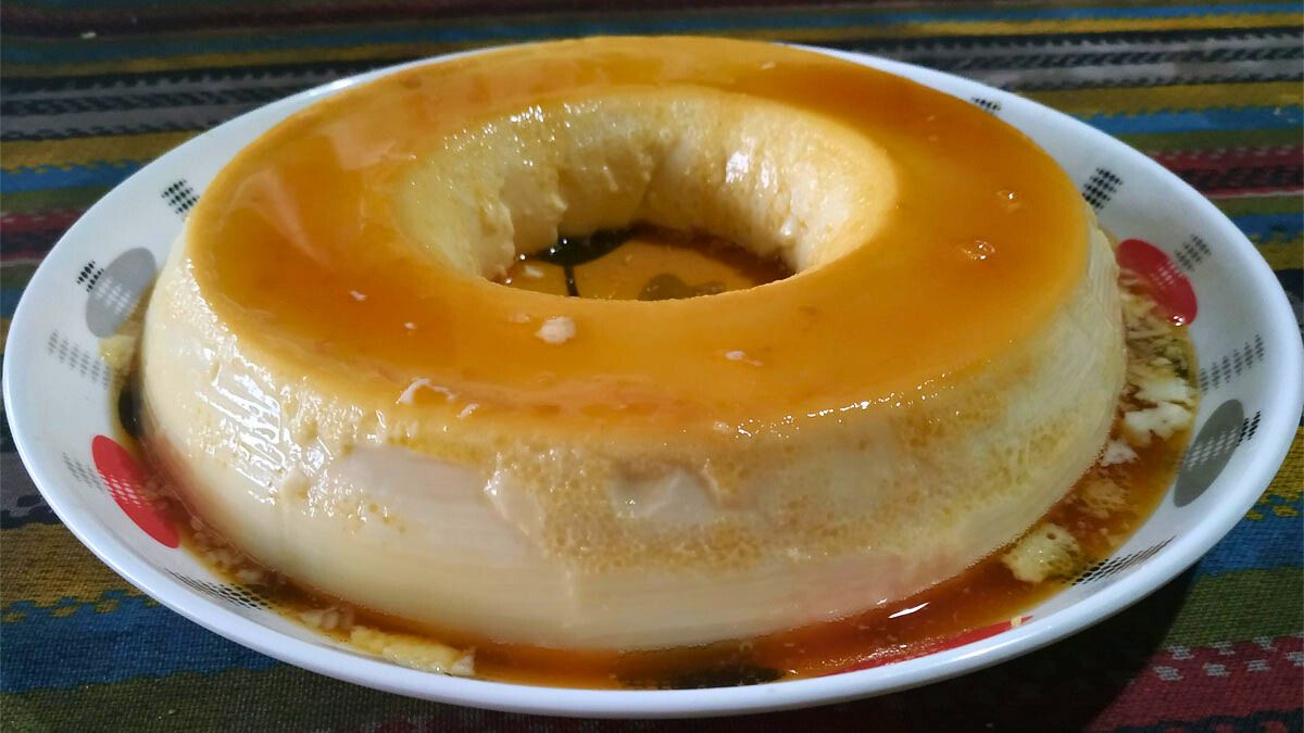 Cómo hacer flan de huevo casero: la receta clásica y con caramelo de mi madre
