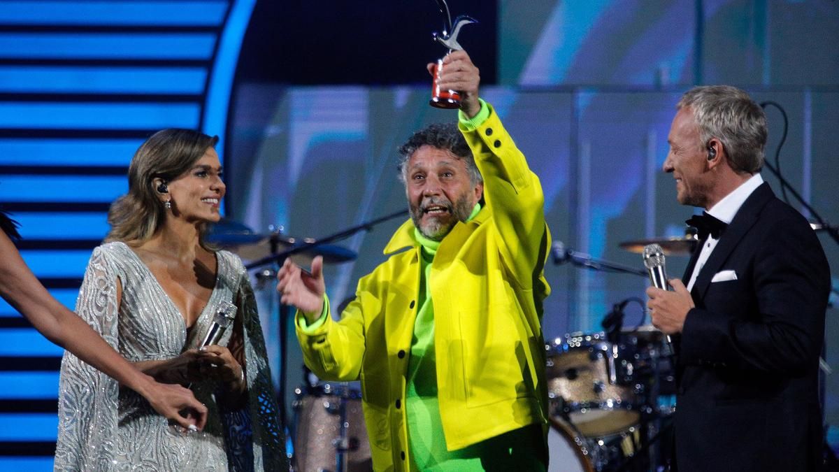 Fito la rompió en Viña. Fito Páez fue ovacionado y galardonado en Viña del Mar.