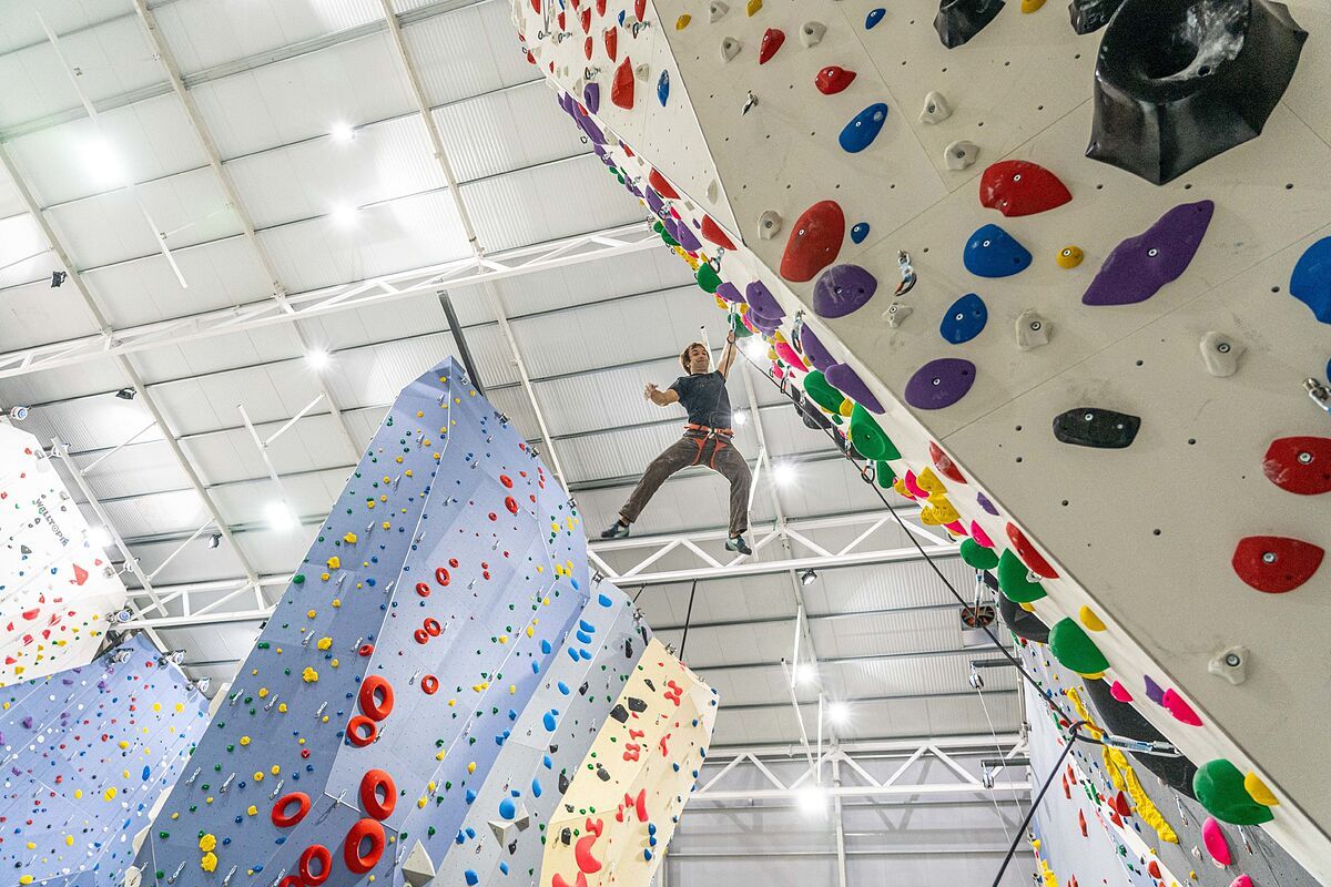 Dile adiós al gimnasio: el ejercicio tendencia que te hará desarrollar fuerza sobrehumana Dile adiós al gimnasio: el ejercicio tendencia que te hará desarrollar fuerza sobrehumana