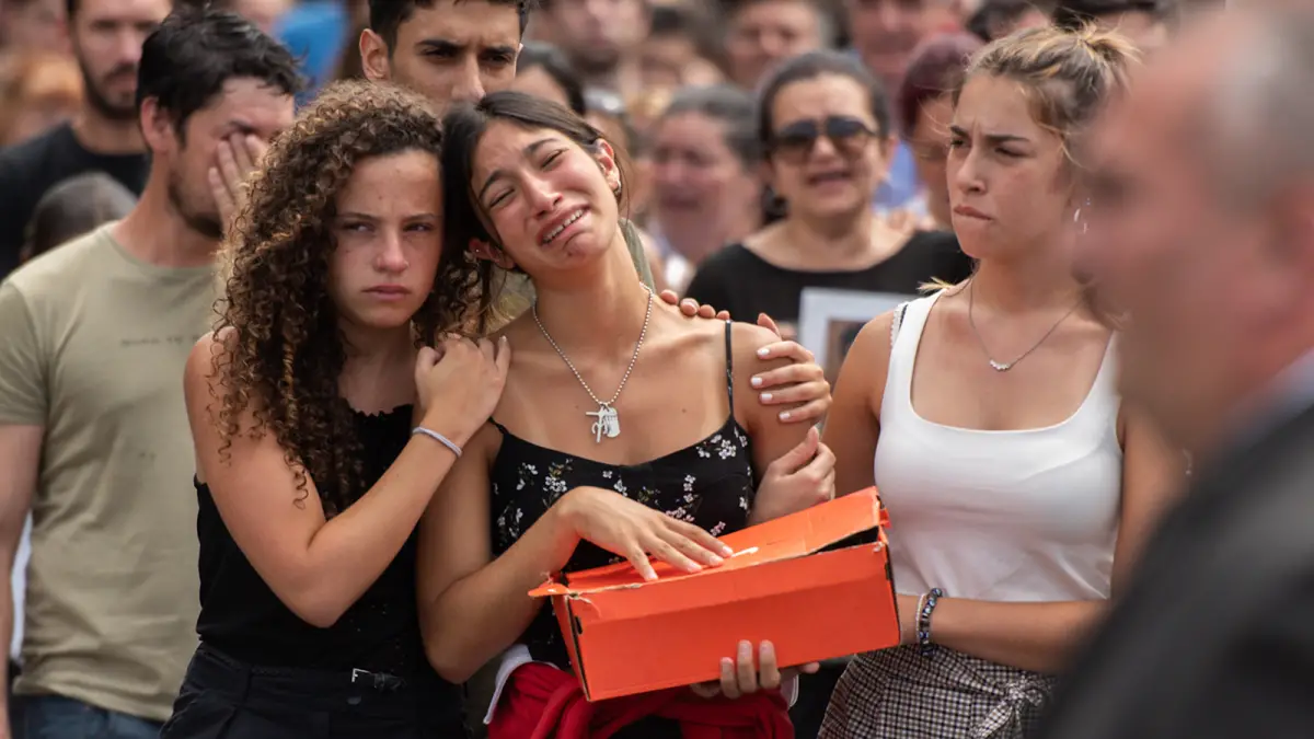 El peor momento. Julieta Rossi cuando iba a las marchas para pedir justicia por la muerte de su novio Fernando Báez Sosa. El peor momento. Julieta Rossi cuando iba a las marchas para pedir justicia por la muerte de su novio Fernando Báez Sosa. 