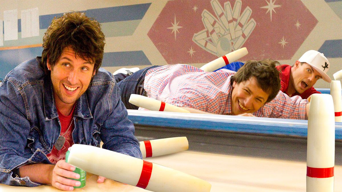 Luego de varios años sin verse, el mundo de Todd se derrumba cuando Donny aparece en su boda sin ser invitado. Luego de varios años sin verse, el mundo de Todd se derrumba cuando Donny aparece en su boda sin ser invitado.