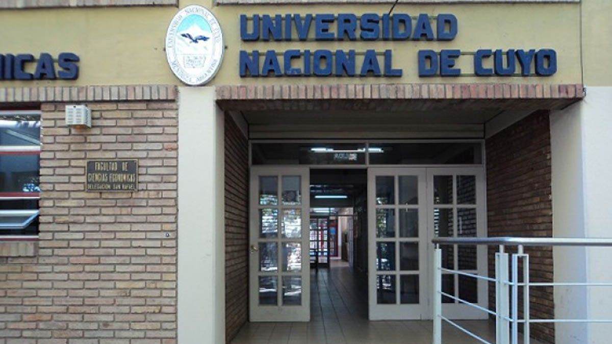 La carrera de Logística está dentro del ámbito de la Facultad de Ciencias Económicas. La carrera de Logística está dentro del ámbito de la Facultad de Ciencias Económicas.
