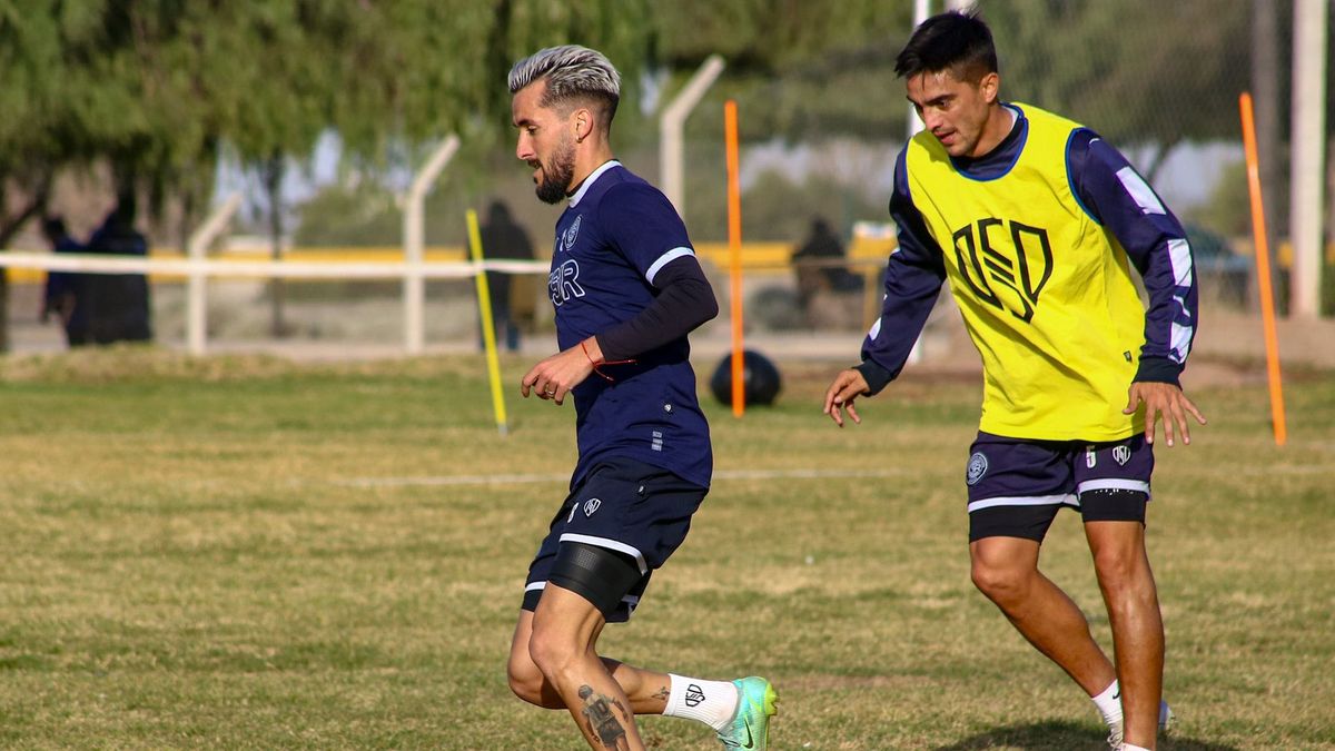 El volante contó que en las última fechas se definirá quien se quedará con el primer lugar de la zona. El volante contó que en las última fechas se definirá quien se quedará con el primer lugar de la zona.