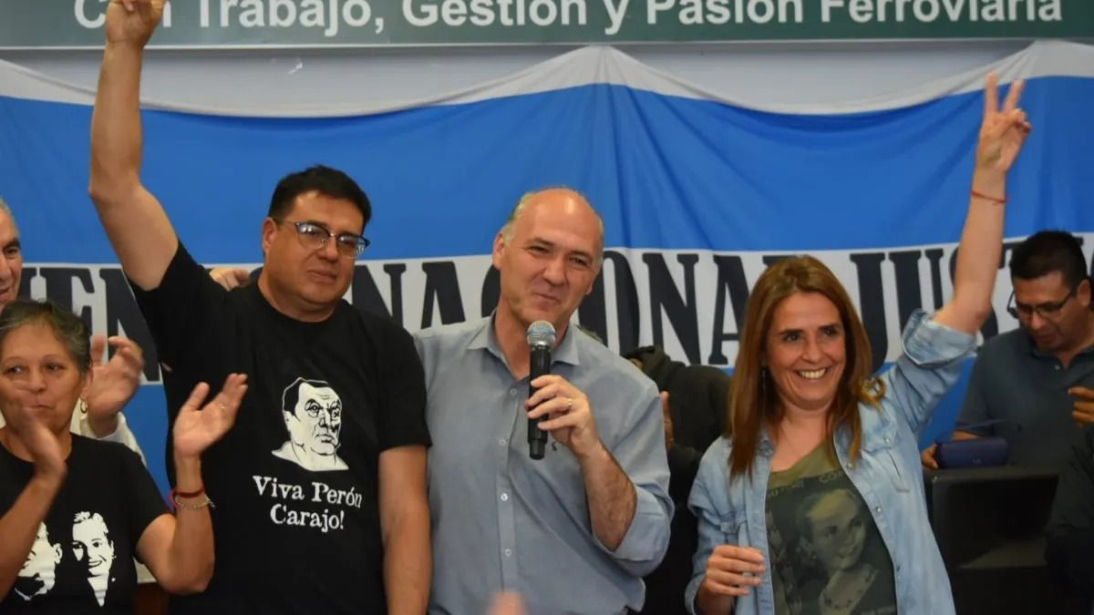 El senador provincial Rafael Moyano; el secretario de Malvinas de la Nación, Guillermo Carmona; y la secretaria de Gobierno de Maipú, Fernanda Lacoste.