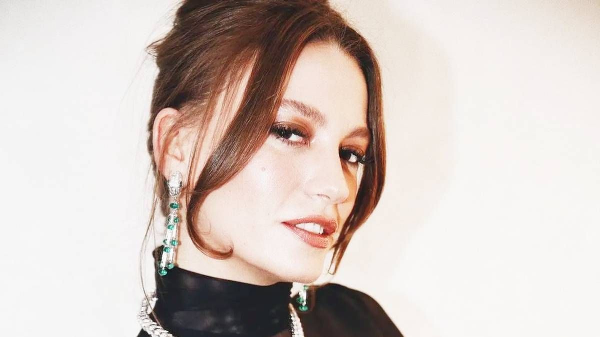 Bella. Serenay Sarkayaen es la famosa actriz de Turquía y actúa en la serie